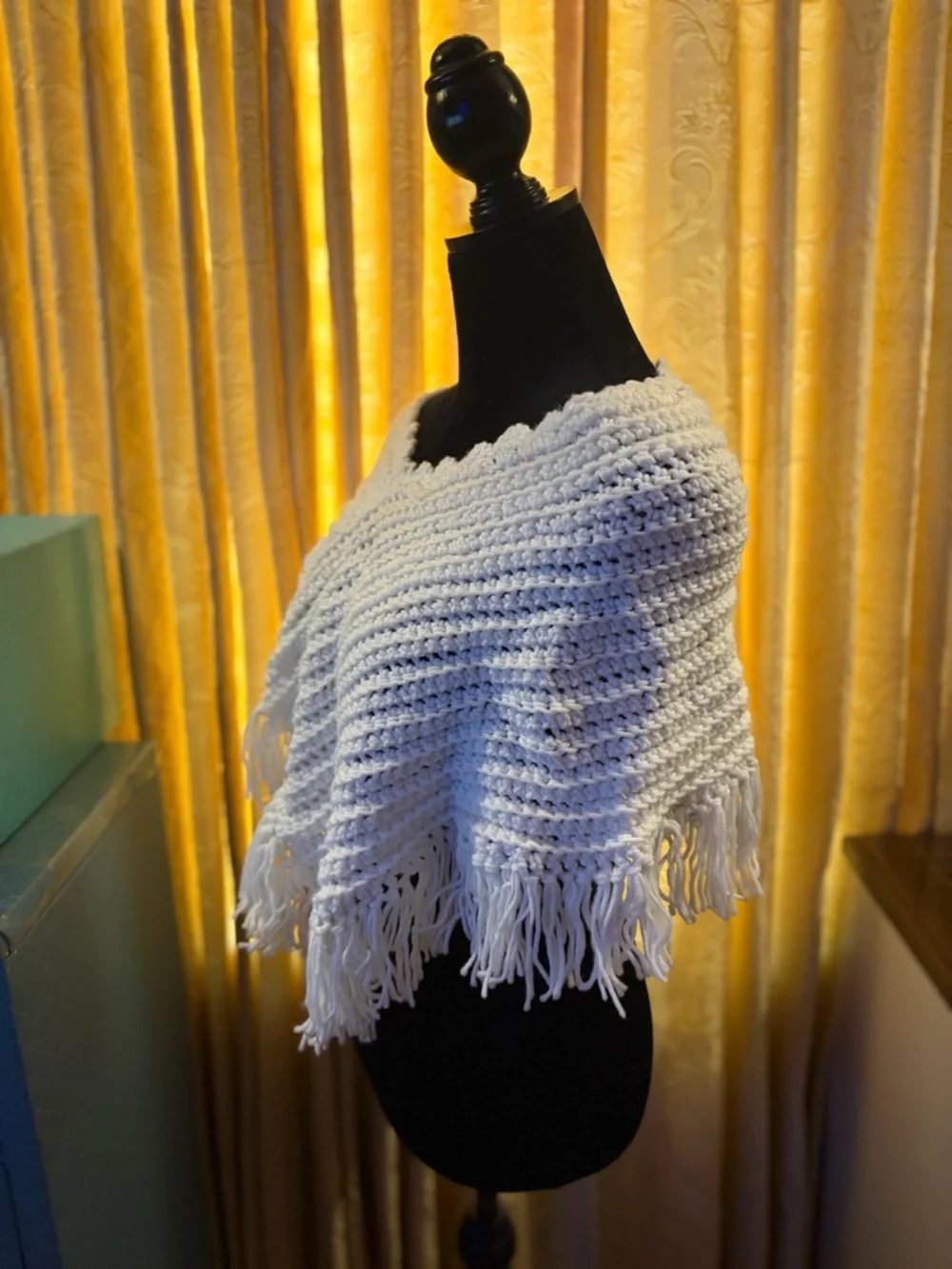 Retro White Crochet Poncho & Matching Beret Set - Boho Fringe Capelet